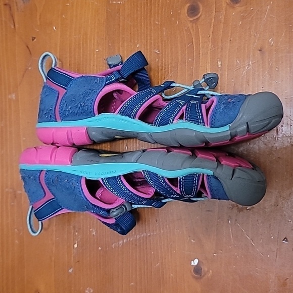 KEEN YOUTH FISHERMAN SEACAMP II CNX NAVY BLUE AND PINK SANDAL SIZE 5 - Picture 6 of 11